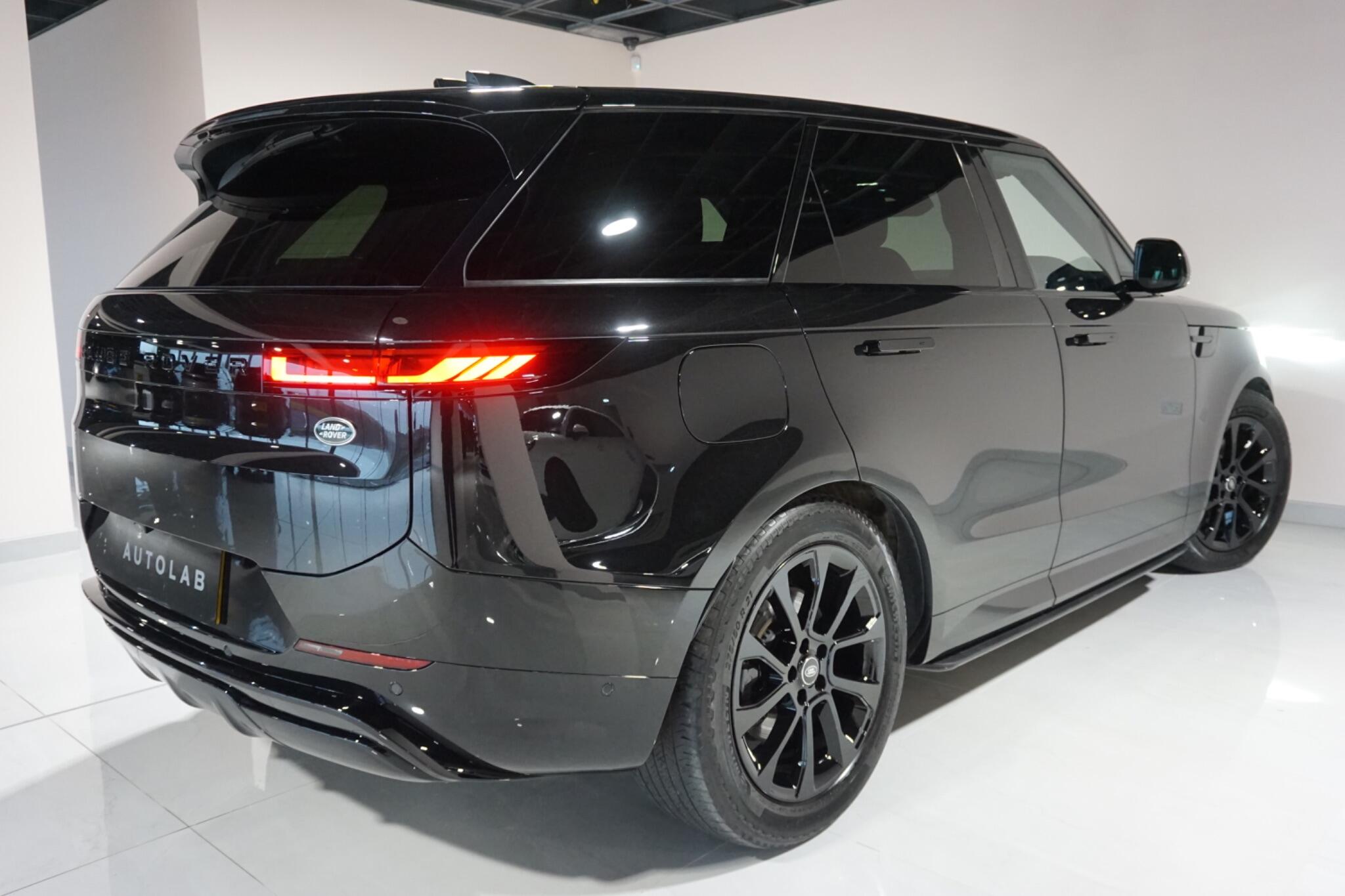 Land Rover Range Rover Sport 3.0 D300 MHEV Dynamic SE SUV 5dr Diesel Auto 4WD Euro 6 (s/s) (300 ps)